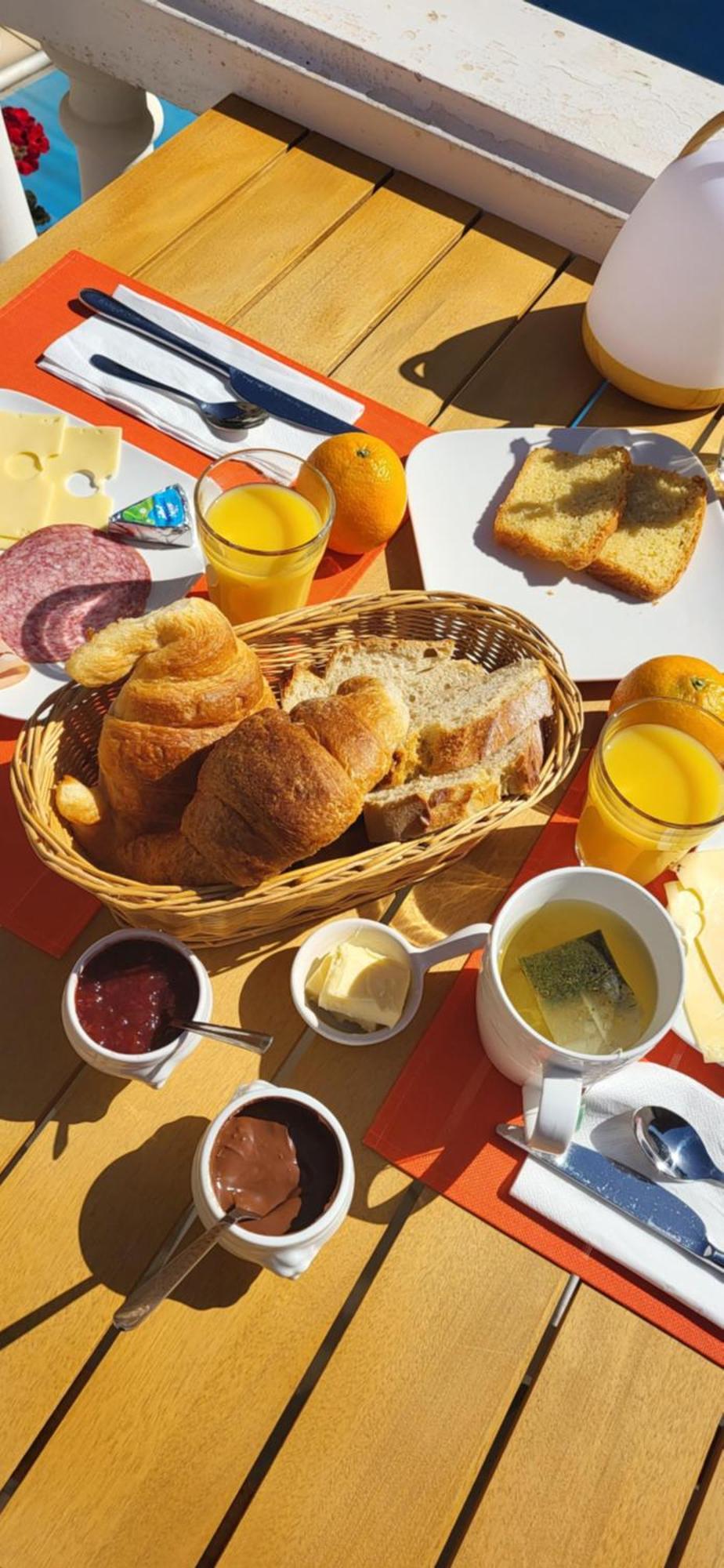 La Maison Millesime Bed & Breakfast La Caunette Bagian luar foto